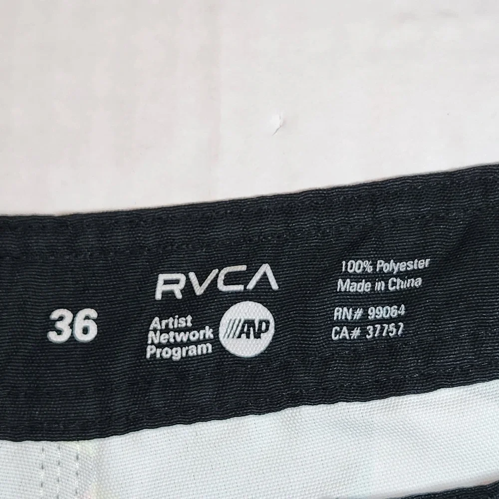 RVCA Barry McGee Artist Network Program Board Shorts Mens 36 Geometric Triangle
